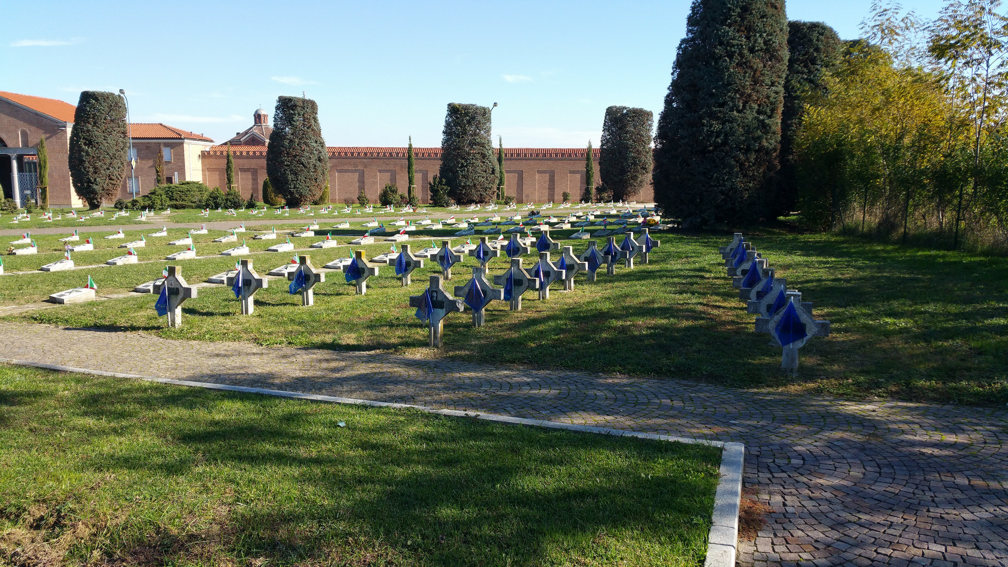 cimitero-au37AF301D-F932-87DB-2ADF-6DAEEFBB08B8.jpg